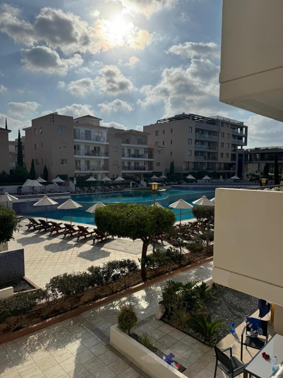 Modern Vacation At Elysia Park Apartament Pafos